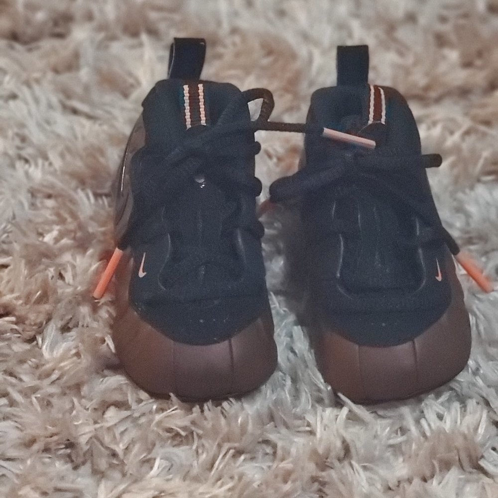 Nike infant burgundy Foamposites size 3